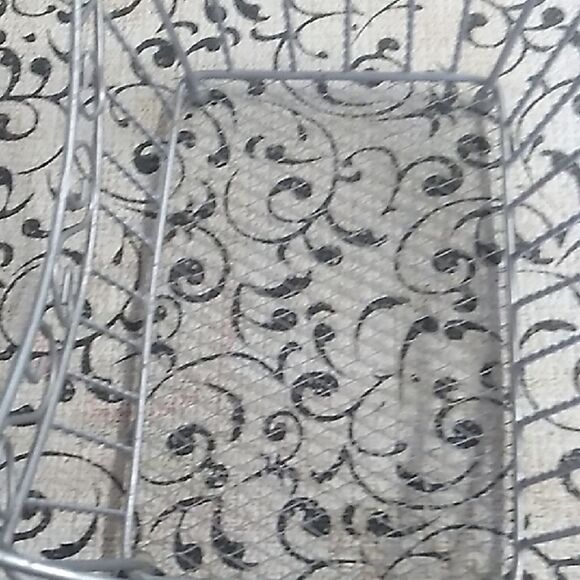 Elegant Gray Metal Wire Basket - Picture 6 of 8